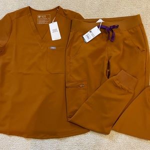 Figs Atlantic Fall Scrub Set- XS Caterina top, XS/P Zamora Jogger Pant